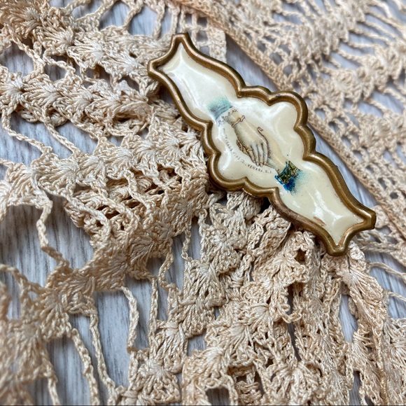 Victorian Female Handshake Bar Pin Ribbon Brooch - Picture 7 of 8